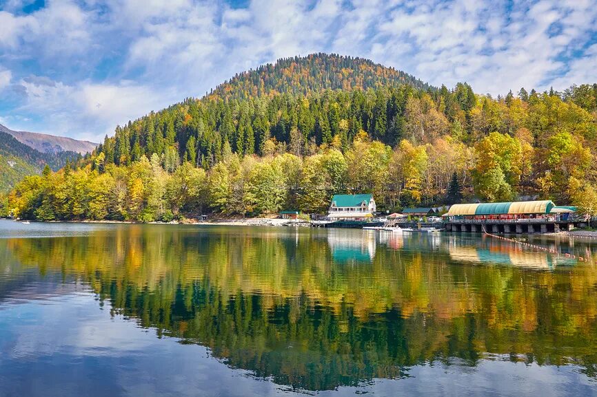 Озеро Рица. Осень. :: Нелли * - Социальная сеть ФотоКто