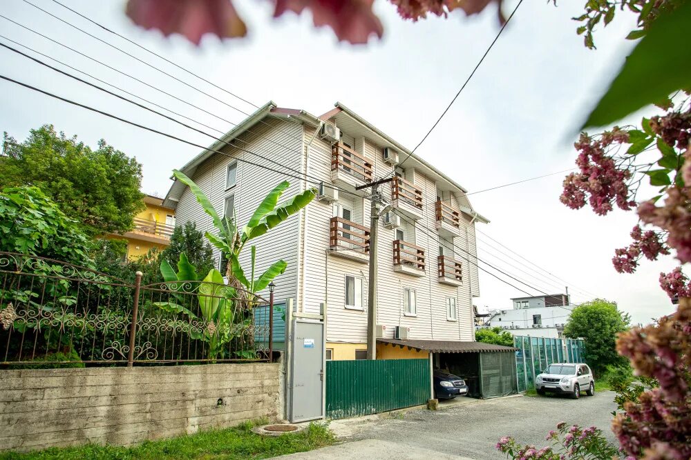 Аквапарк аква лоо мочи. Сочи лоо 2024. «коралл-лоо» гостевой дом. Мини-отель гранд лоо. Лоо улица декабристов 51.