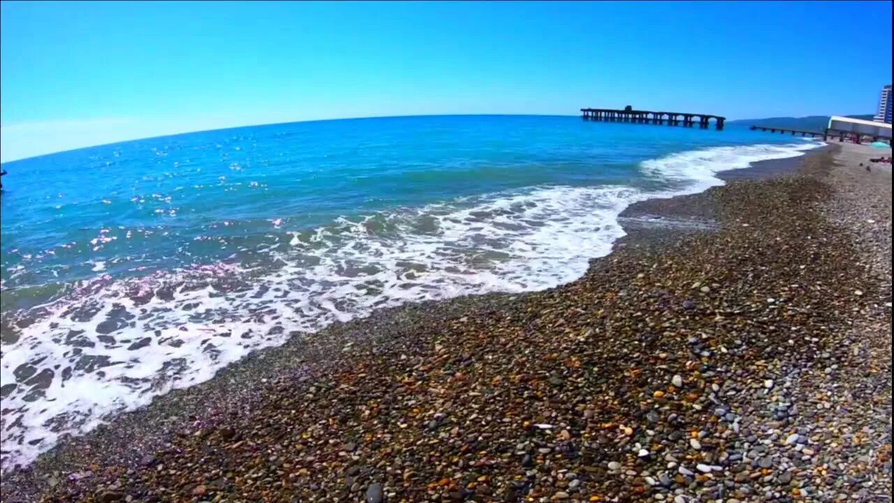 Сколько вода в море в сочи. Черное море Лазаревское 2023. Пляж Лазаревское 2023. Сочи Лазаревское пляж. Лазаревское набережная 2023.