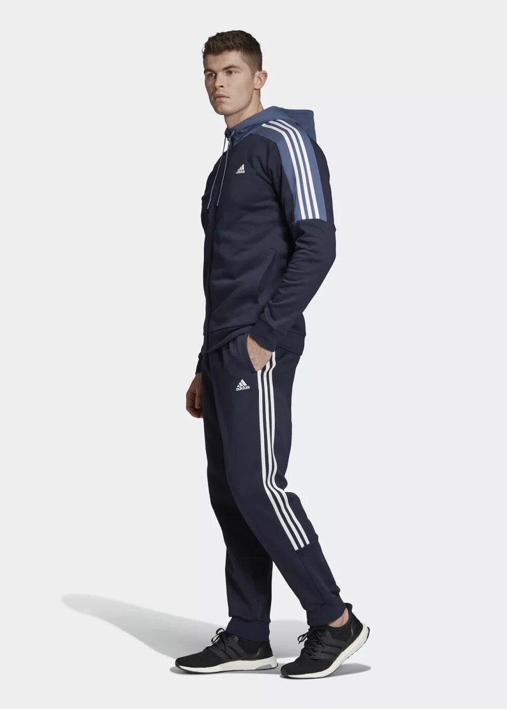 Men костюм спортивный. Men костюм спортивный
