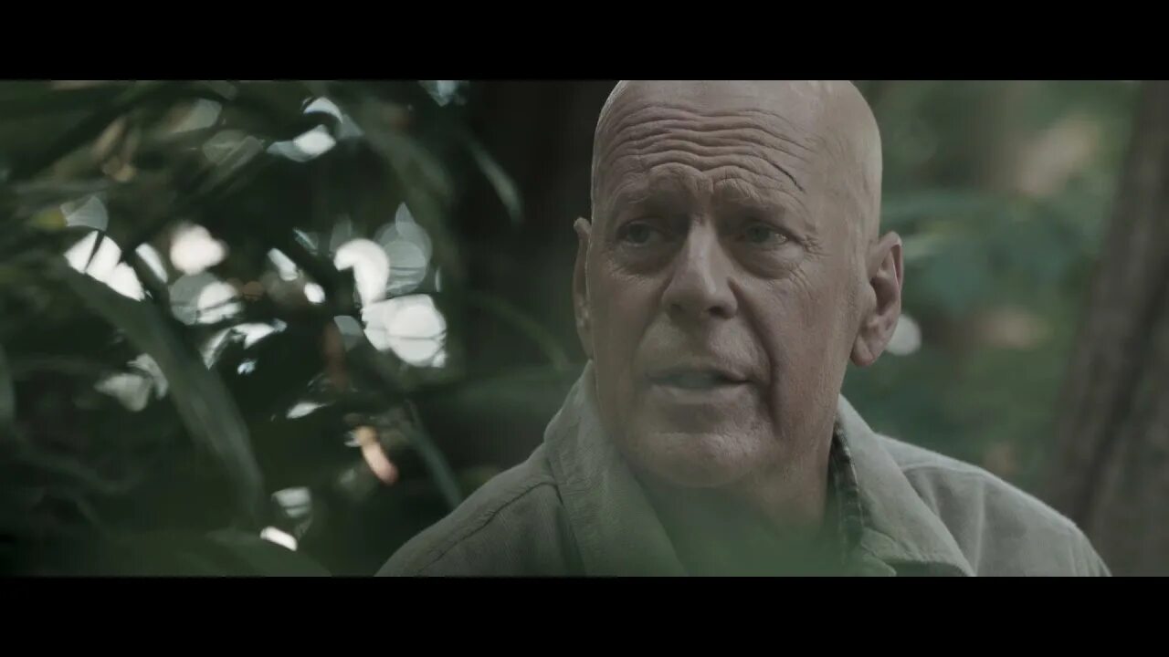 Out of Death 2021 Bruce Willis. За гранью жизни 2021 Постер.