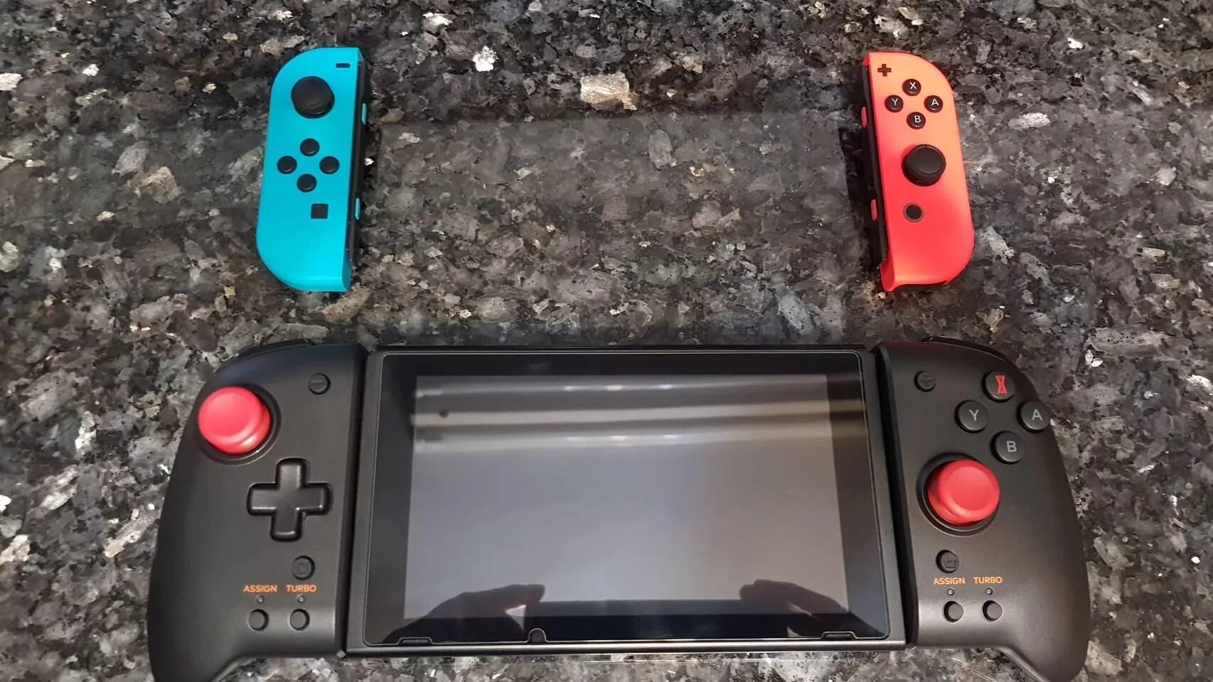 Нинтендо свитч руль Hori Pro. Nintendo Switch +Control Pad. Hori сменные накладки для консоли Nintendo Switch. Hori Split Pad Pro чехол.