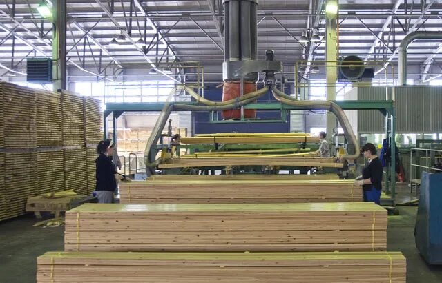 Красноярск целлюлозно целлюлозно-бумажный комбинат. Лесопромышленный комплекс это деревообрабатывающее. Красноярский завод деревообрабатывающий комбинат. Калининград целлюлозно бумажный комбинат. Бумажная фабрика кнауф.