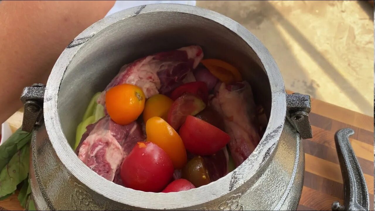 Афганский казан вкусные рецепты. Тушенка в афганском казане. Шурпа в афганском казане. Мясо в афганском казане. Афганский казан готовка.