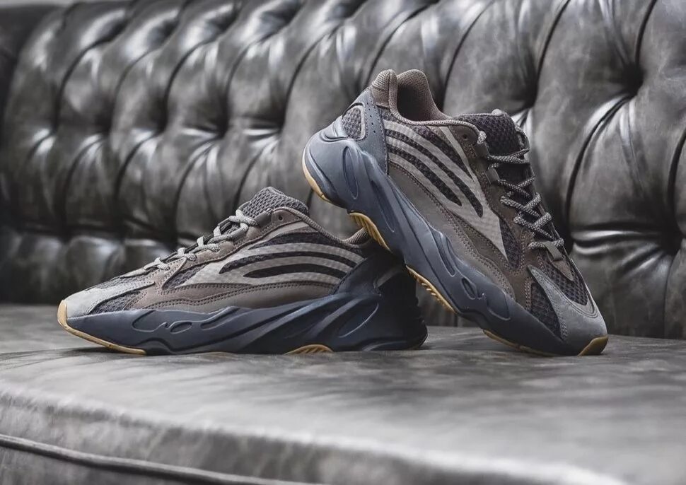 Adidas Yeezy 700 v2 Geode. Кроссовки adidas Yeezy Boost 700. Adidas Boost 700 v2. Adidas Yeezy Boost 700 Geode. Изи буст 700 v2 би изи