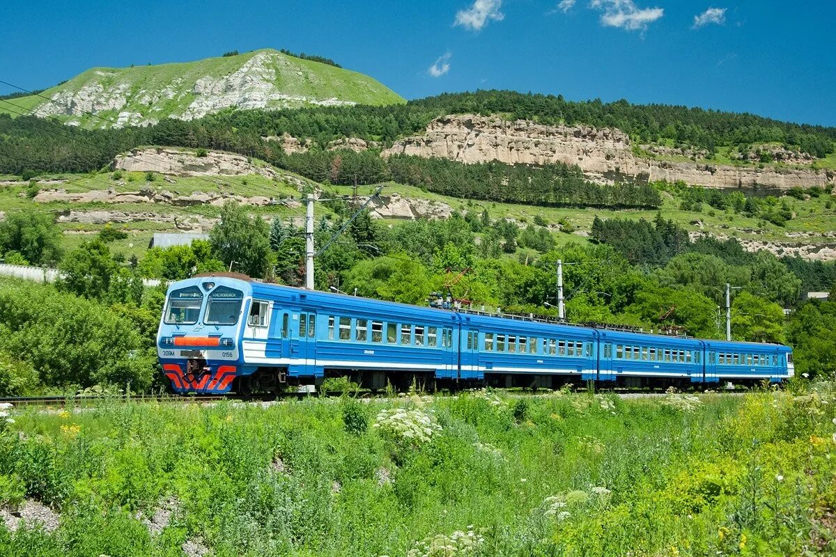 Электропоезд Кисловодск Минеральные воды. Эд9м КМВ. Эд9м Кисловодск. Эд9 электропоезд.