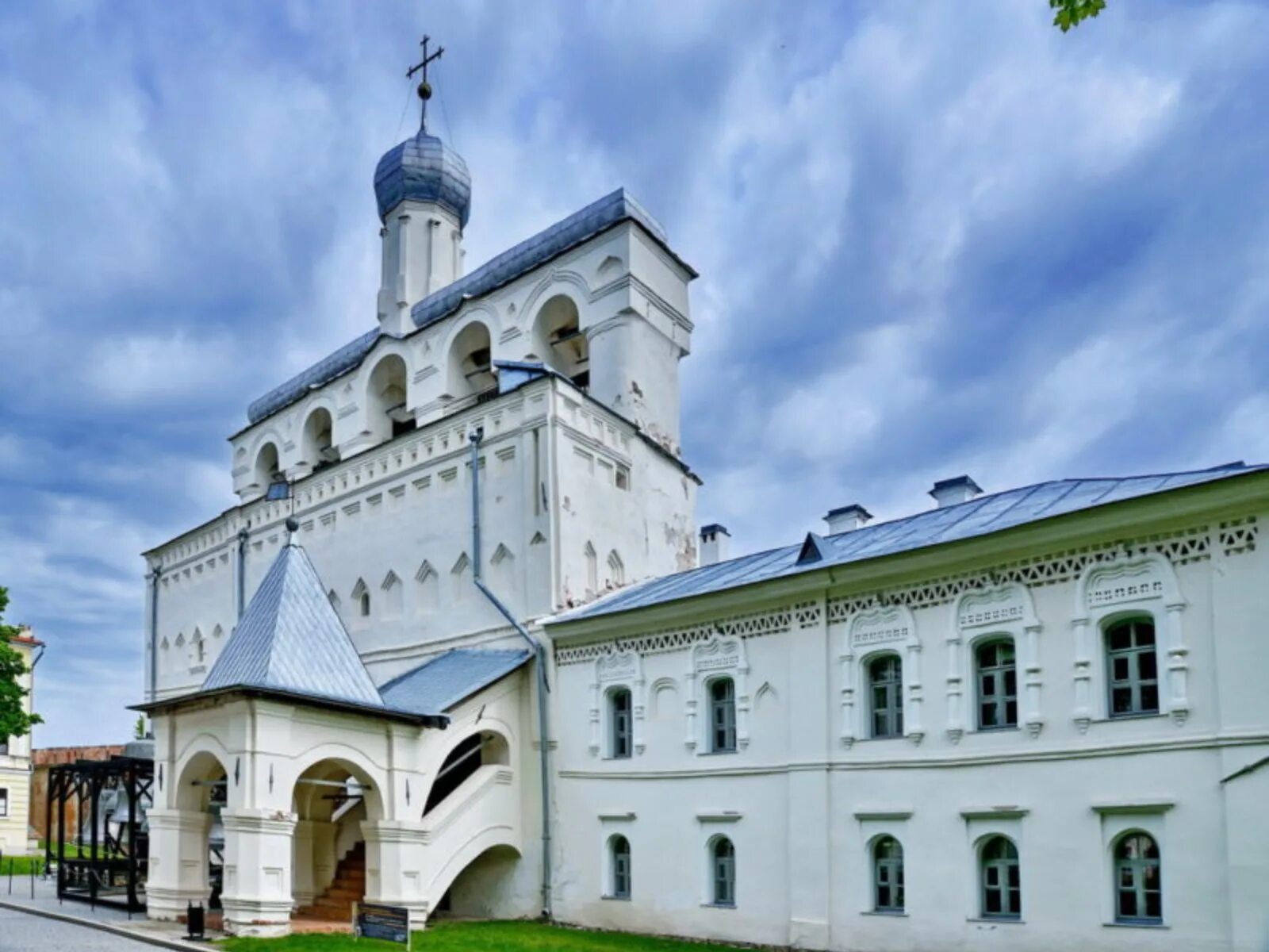 Софийская звонница великий новгород. Звонница софийского собора великий новгород. Новгород звонница. Новгород звонница. Софийская звонница великий новгород.
