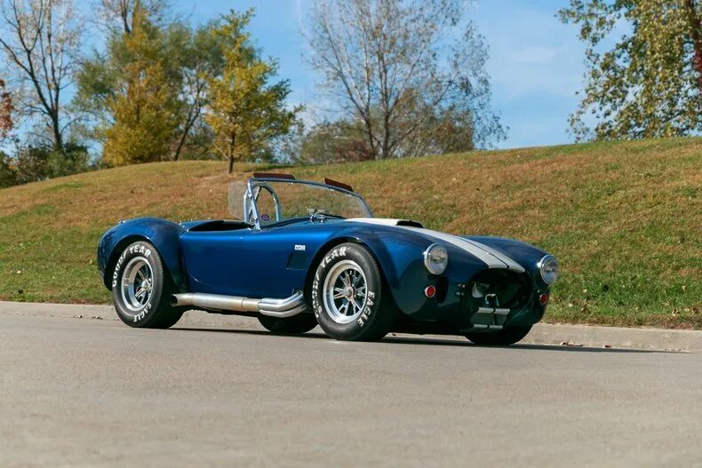 Shelby cobra купить. Шелби Кобра 1965. Шелби Кобра 1961. Shelby Cobra 1995. Гибридный Shelby Cobra.