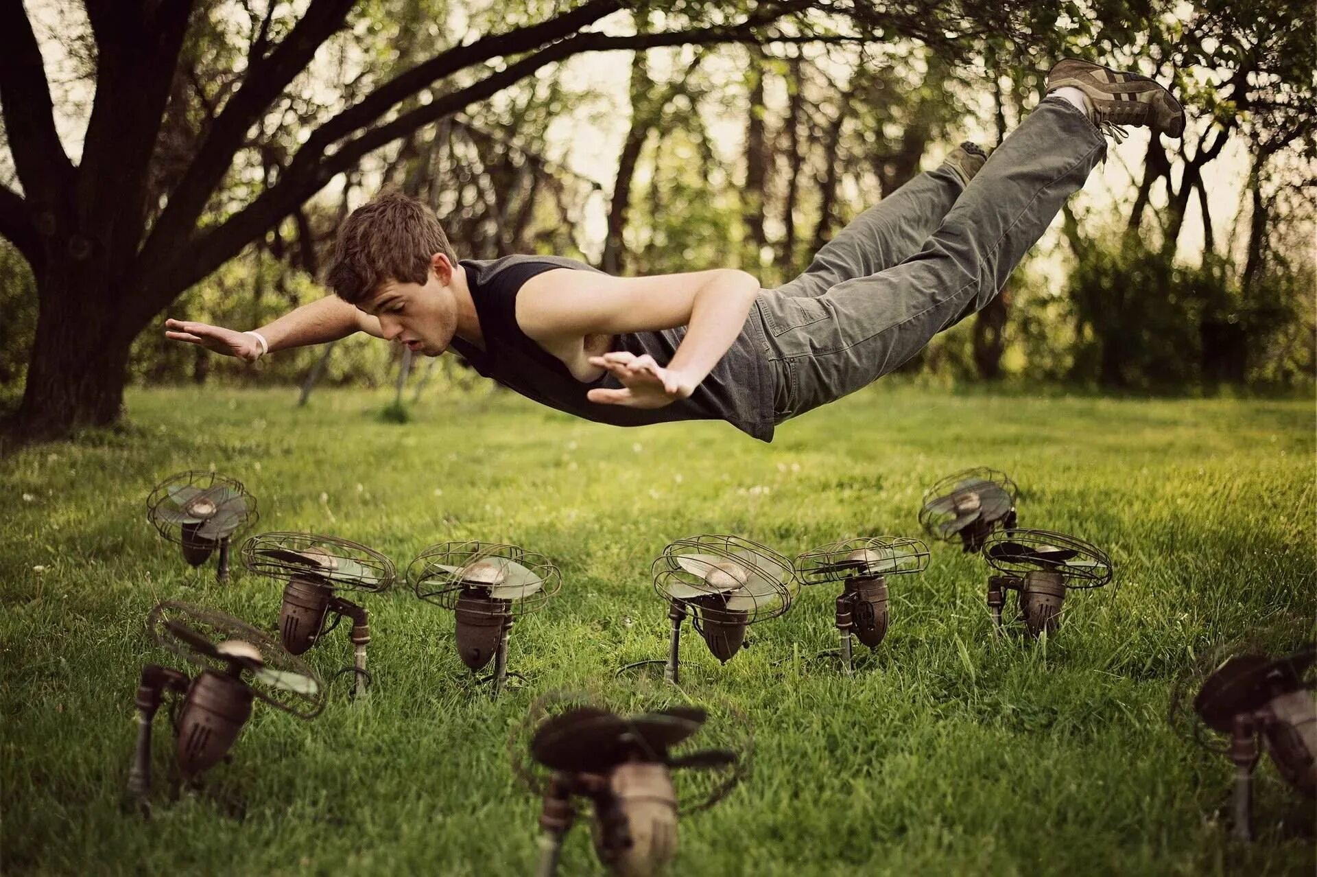 Случайная встреча парня и девушки. На самых разных в том. Прекрасные мгновения жизни. На самых разных в том. Сожаление о прошлом.