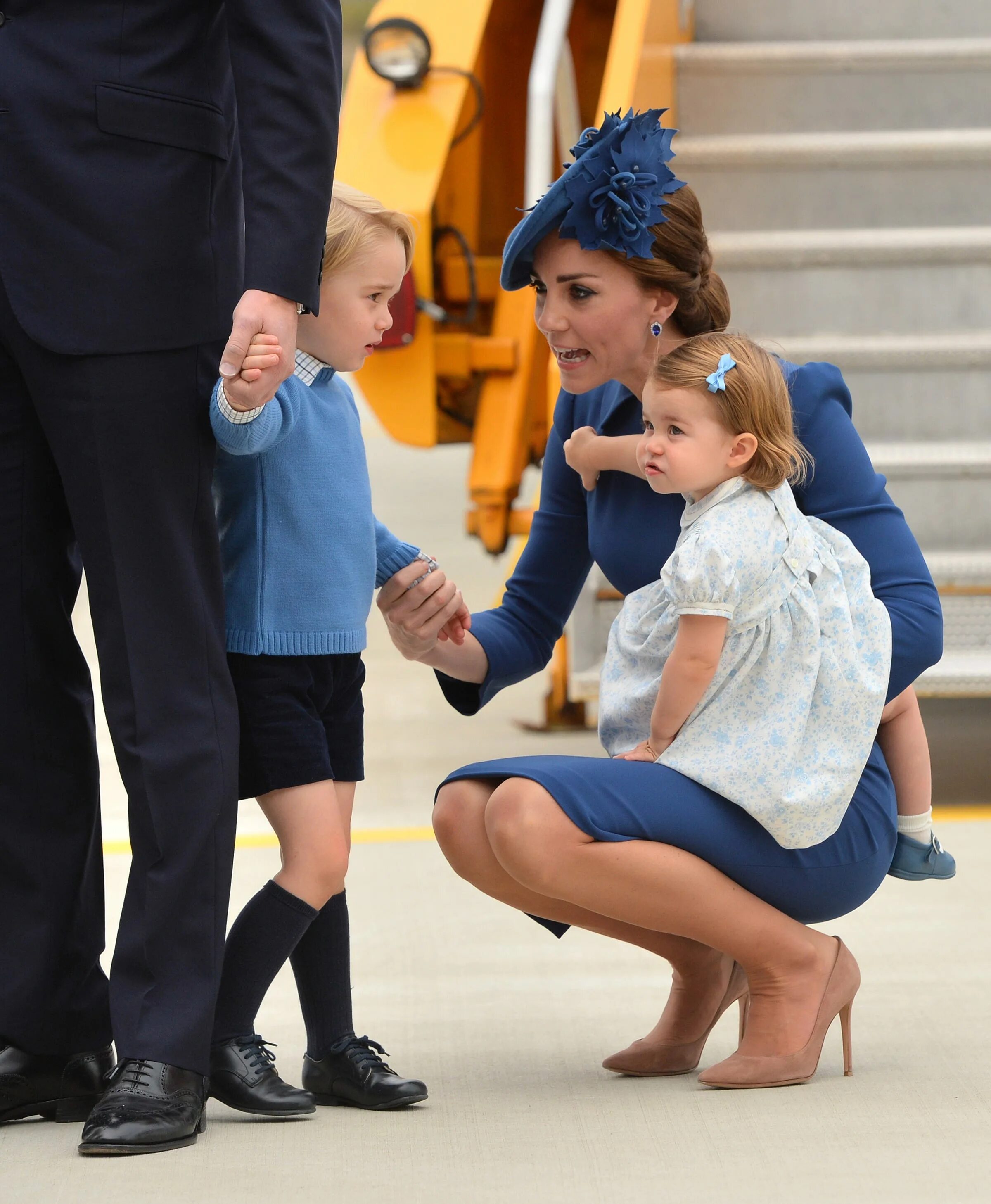 Кейт миддлтон фотошоп с детьми. Кейт Миддлтон с детьми. Дети Кейт Миддлтон и принца Уильяма. Принц Джордж Кембриджский. Принц Уильям и Кейт Миддлтон.