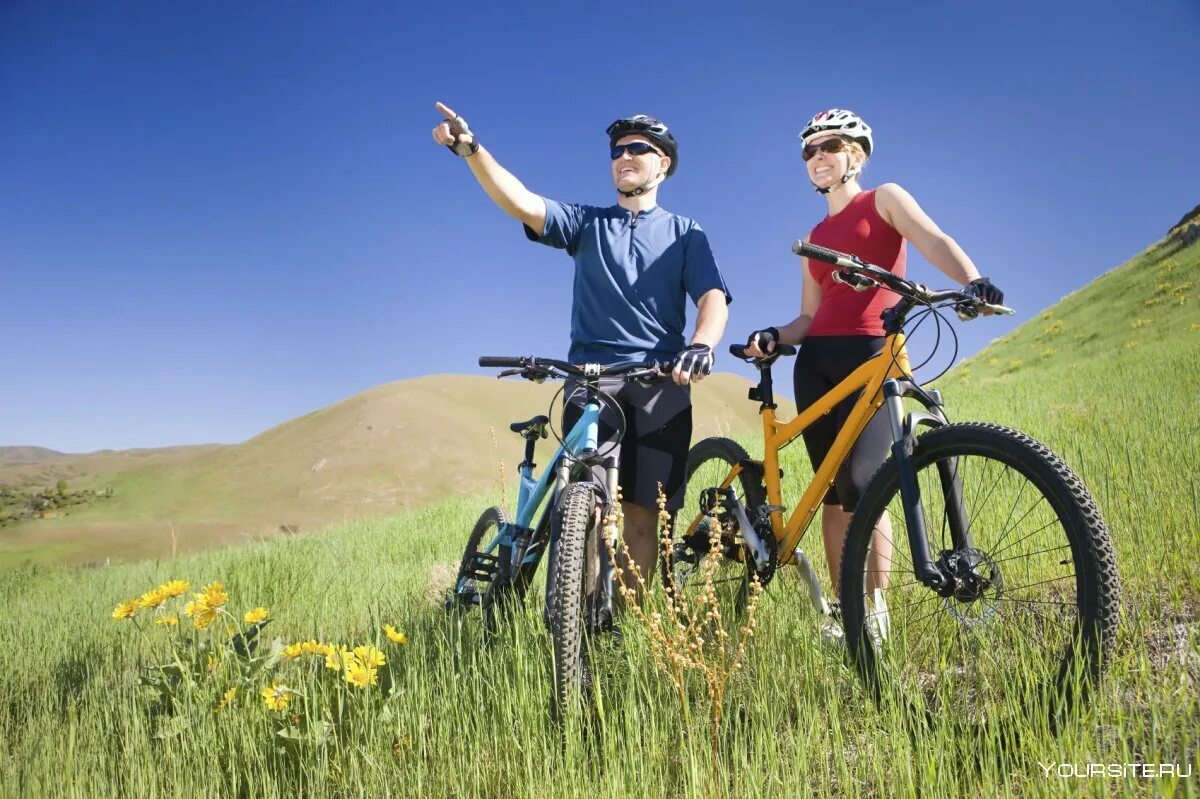 Don t ride a bike. Катание на велосипеде. Человек на велосипеде. Два велосипедиста. Велосипеды для всей семьи.