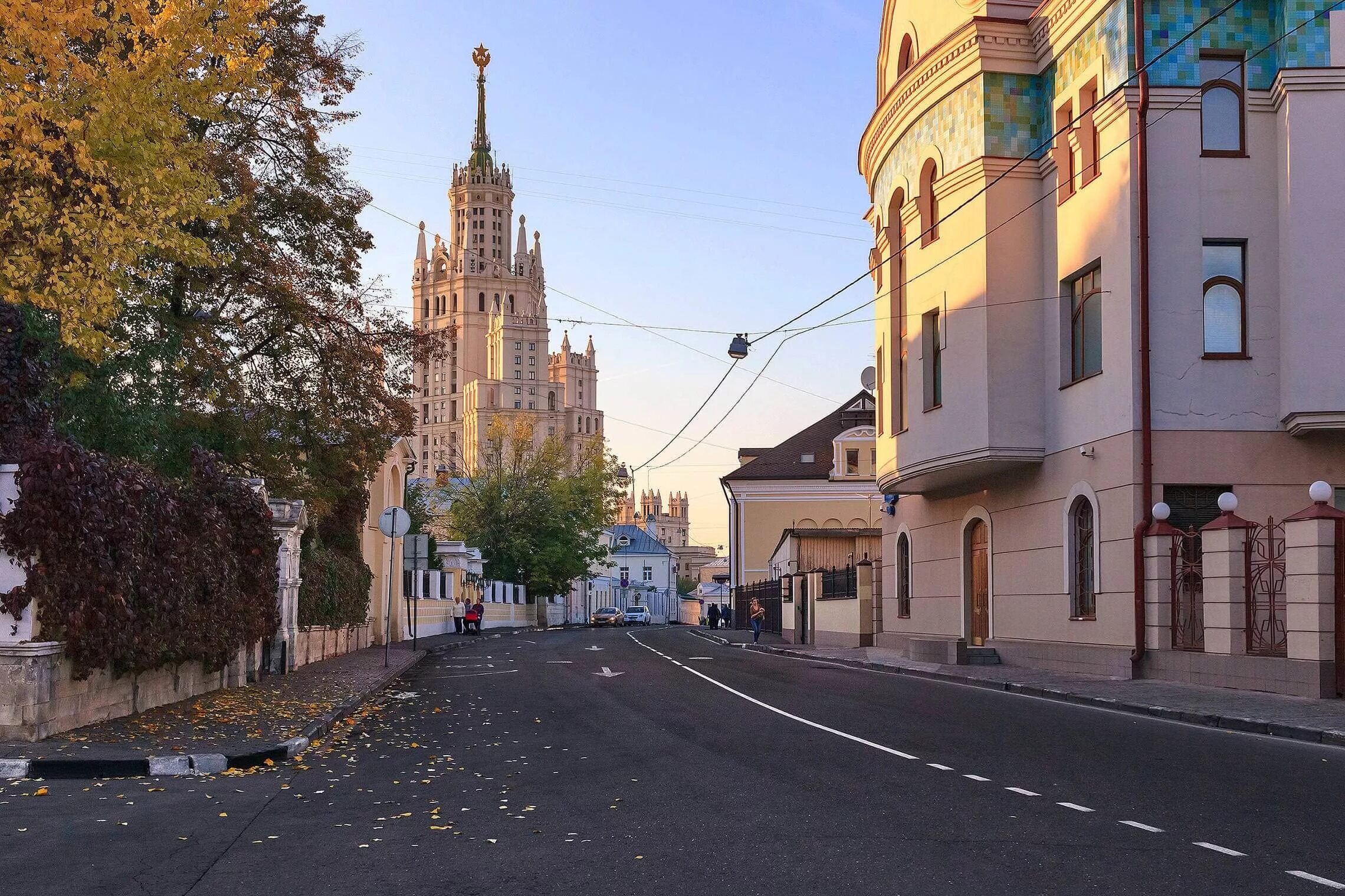 Улица. Гончарная улица Москва. Таганка Гончарная улица. Гончарная Слобода в Москве. Гончарная улица Москва Ампир.