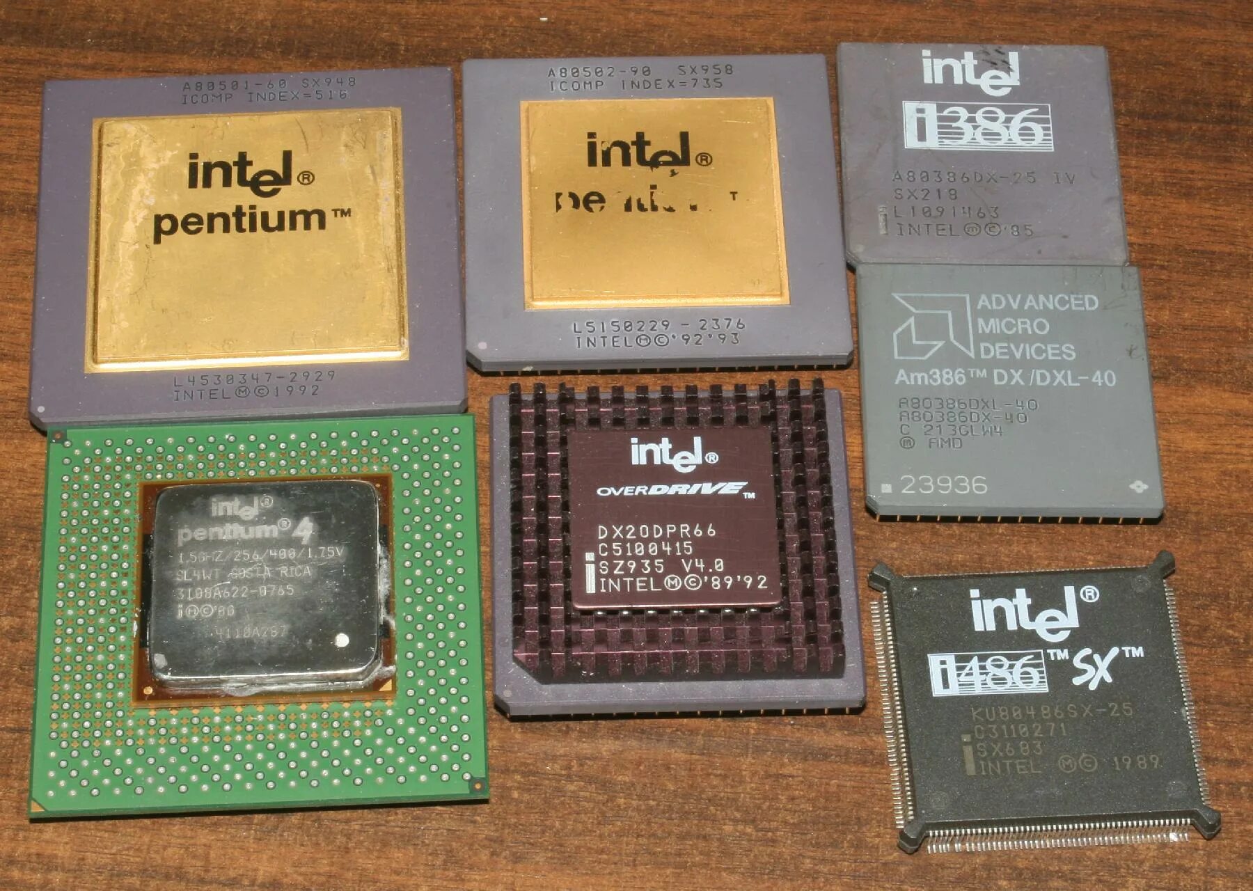 Старые интел. Процессор 386 Intel. Intel Pentium 90. Intel 386 DX. Процессор Intel Pentium 1.