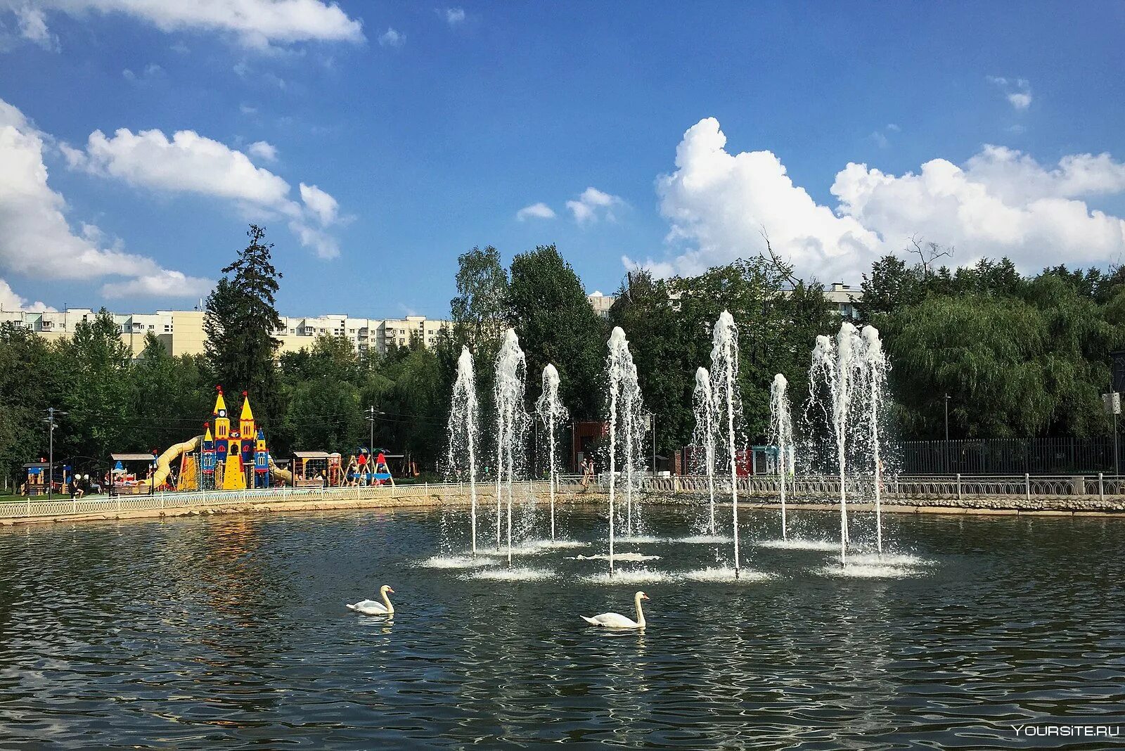 Парк Лианозово. Москва Лианозовский парк культуры и отдыха. Лианозовский ПКИО. Парк культуры Лианозово.