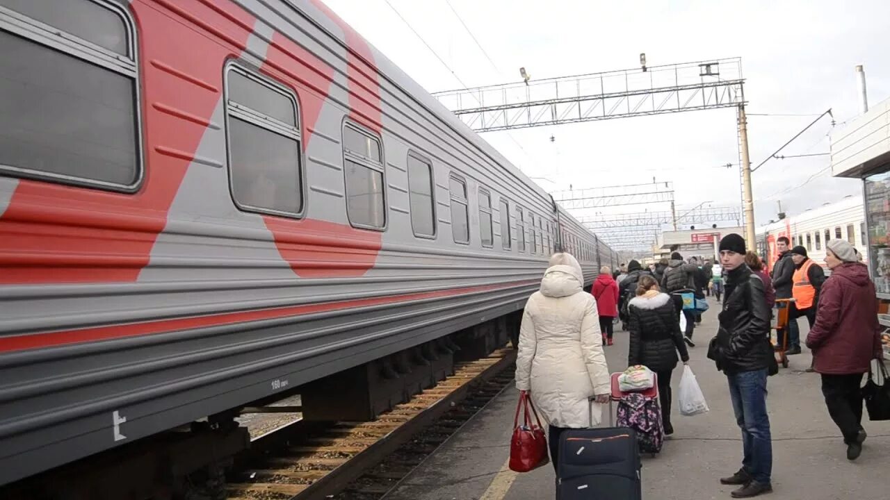 Поезд Москва Абакан. Пассажирский поезд Абакан Москва. Поезд Абакан. РЖД Абакан Москва. Скорый поезд прибыл в москву