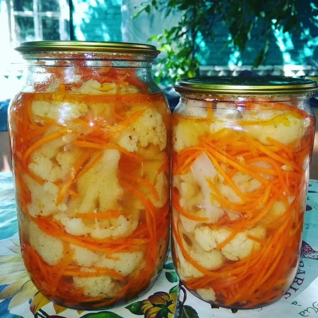 Капуста на зиму. Маринованная капуста корейская. Капуста кусочками на зиму. Капуста с морковью на зиму. Маринад на литр воды для капусты