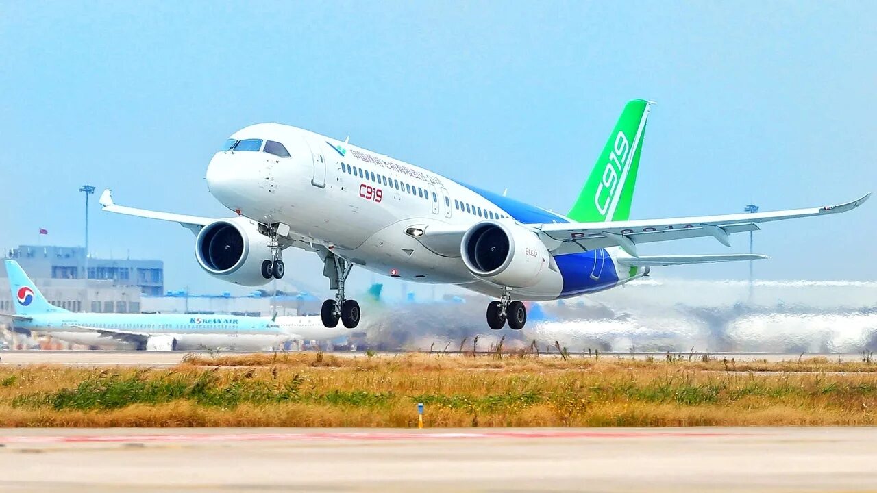 Пассажирский самолет с919. Comac 919. Китайский самолет c919. Пассажирские самолеты китая. Comac c919.