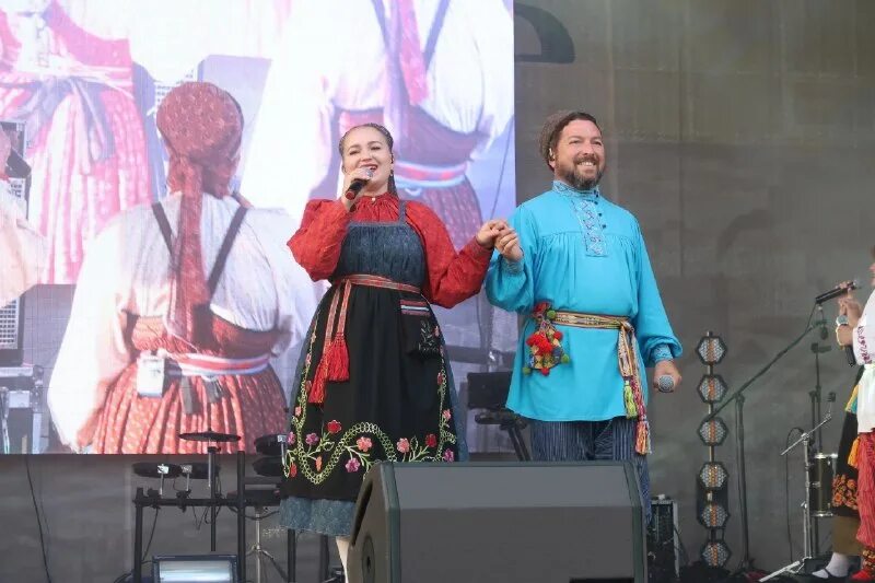 Трио цветень вероника курбанмамадова. Катя пастушка ансамбль пташица. Ваталинка салехард ансамбль. Цветень курганская ансамбль курганская. Ансамбль цветень минусы.