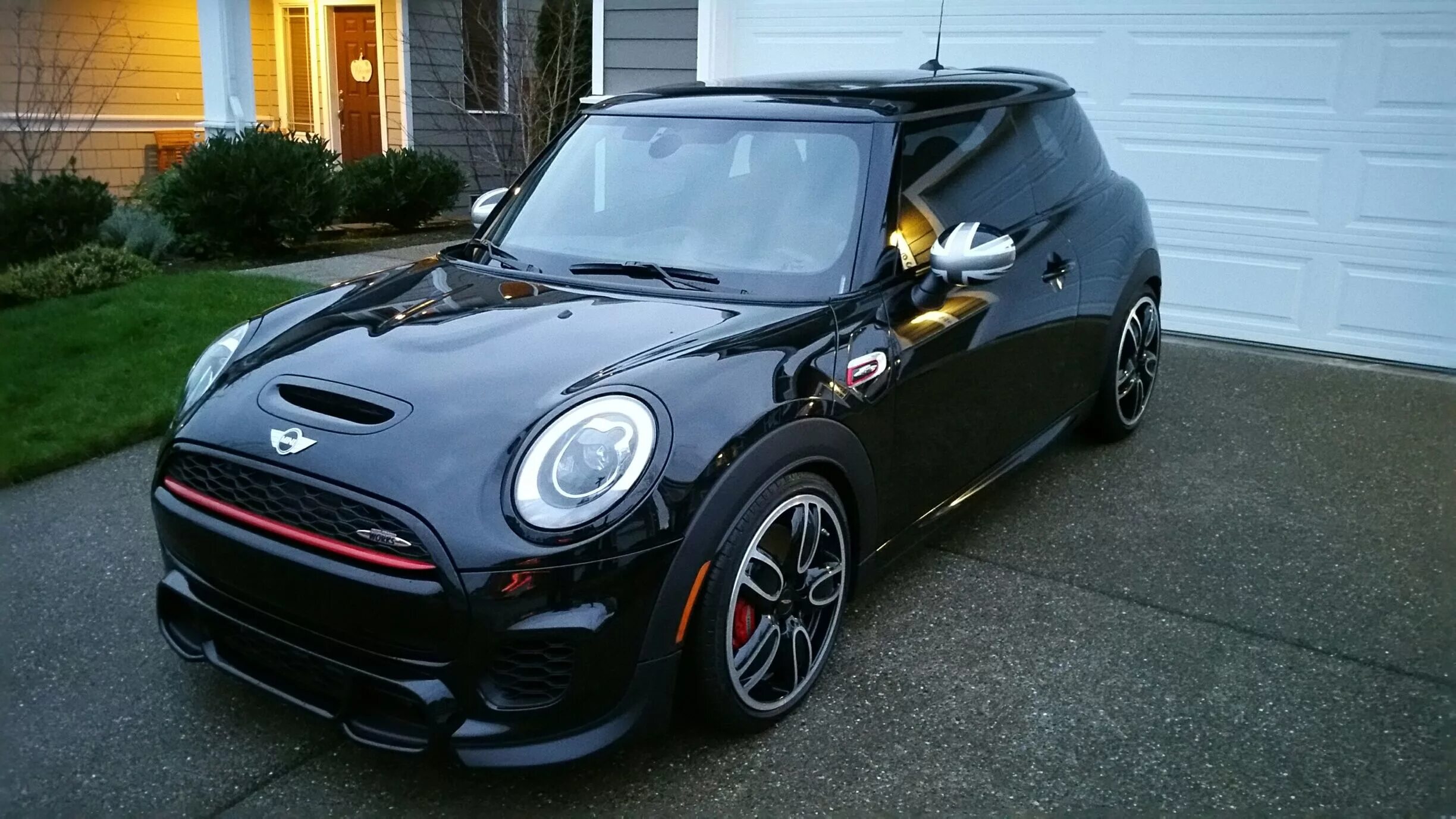 Mini Cooper JCW Tuning. Mini Cooper r56 s Tuning. Mini Cooper JCW черный. Mini Cooper s 2008 Tuning. Tune mini