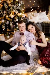 Новогодняя семейная фотосессия с маленьким ребенком
