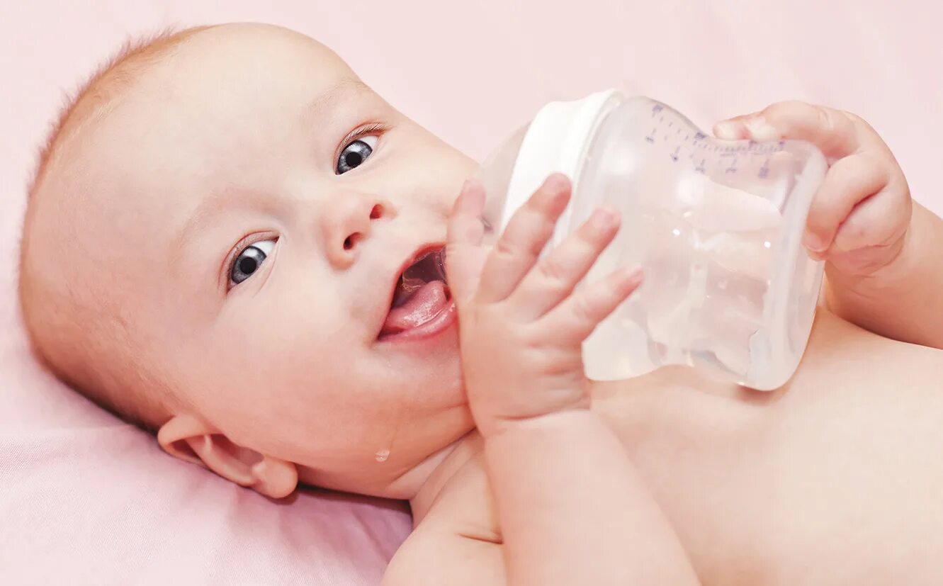 Поить ли водой новорожденных