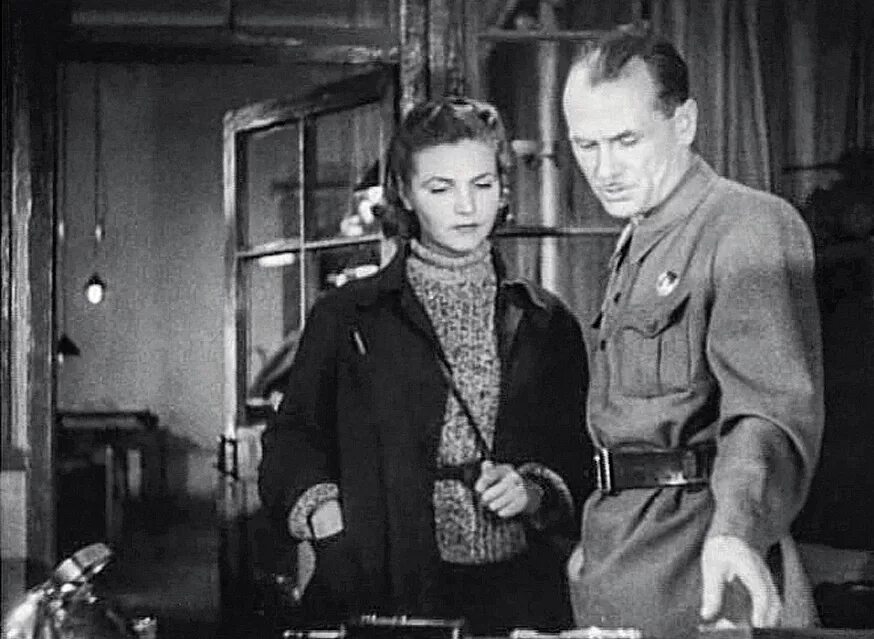 непобедимые 1942. плакат фильма непобедимые. михаил калатозов режиссер. советские плакаты к фильмам о войне. непобедимые 1942.