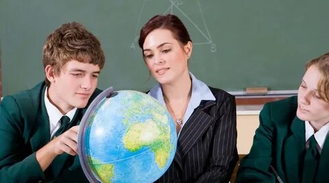 Учительница и ученики парня