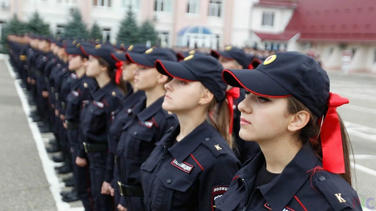 Полицейская форма. Женщина полицейский. Форма полиции России. Девушки полицейские России.