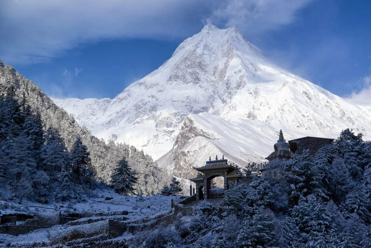 Гималаи место. Манаслу Непал. Гималаи Манаслу. Манаслу вершина. Manaslu гора.