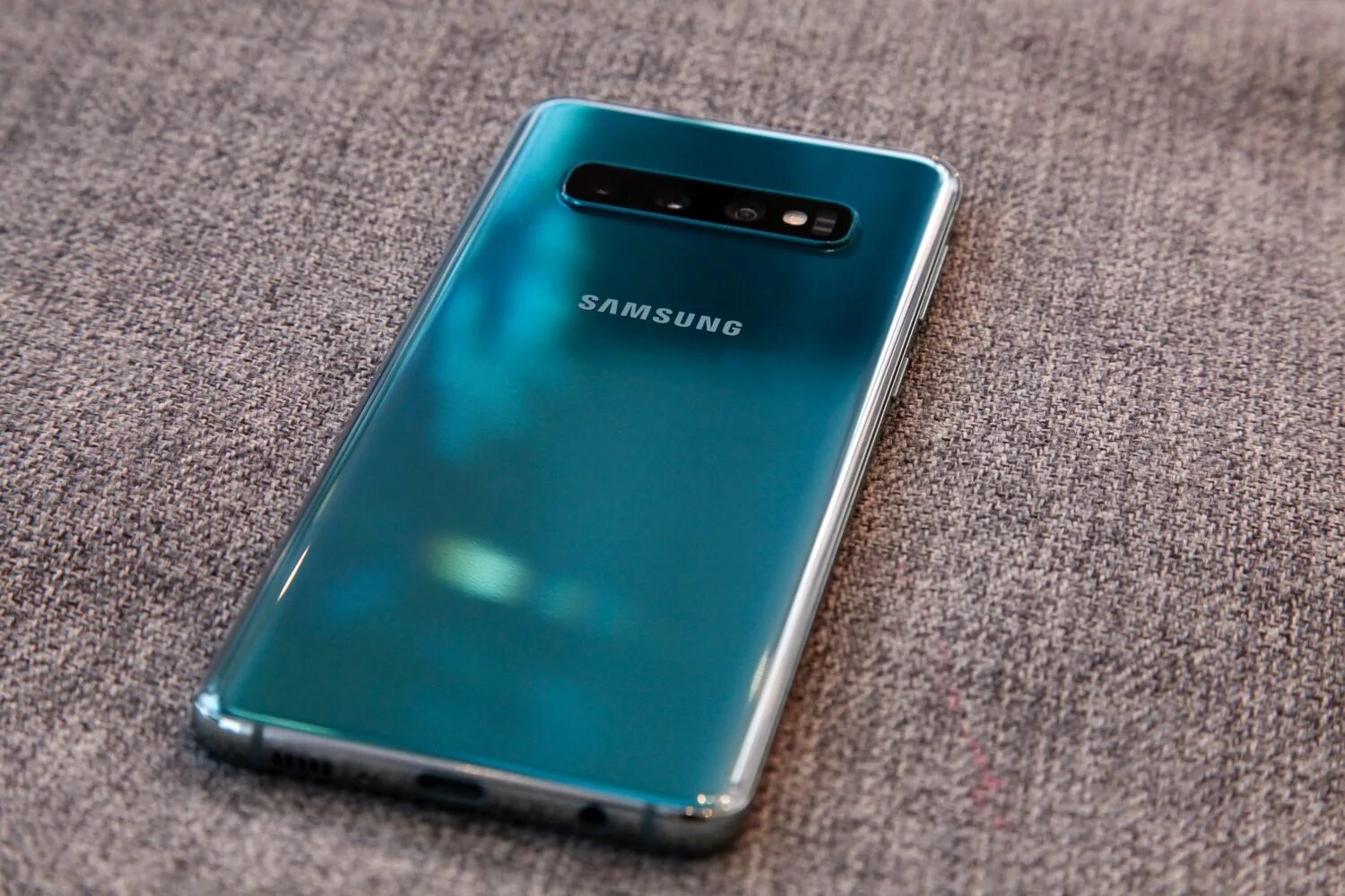 Samsung 10 e. Samsung Galaxy s10e. Samsung Galaxy s10e Аквамарин. Samsung Galaxy s10 / s10 +. Samsung Galaxy s10e зеленый.