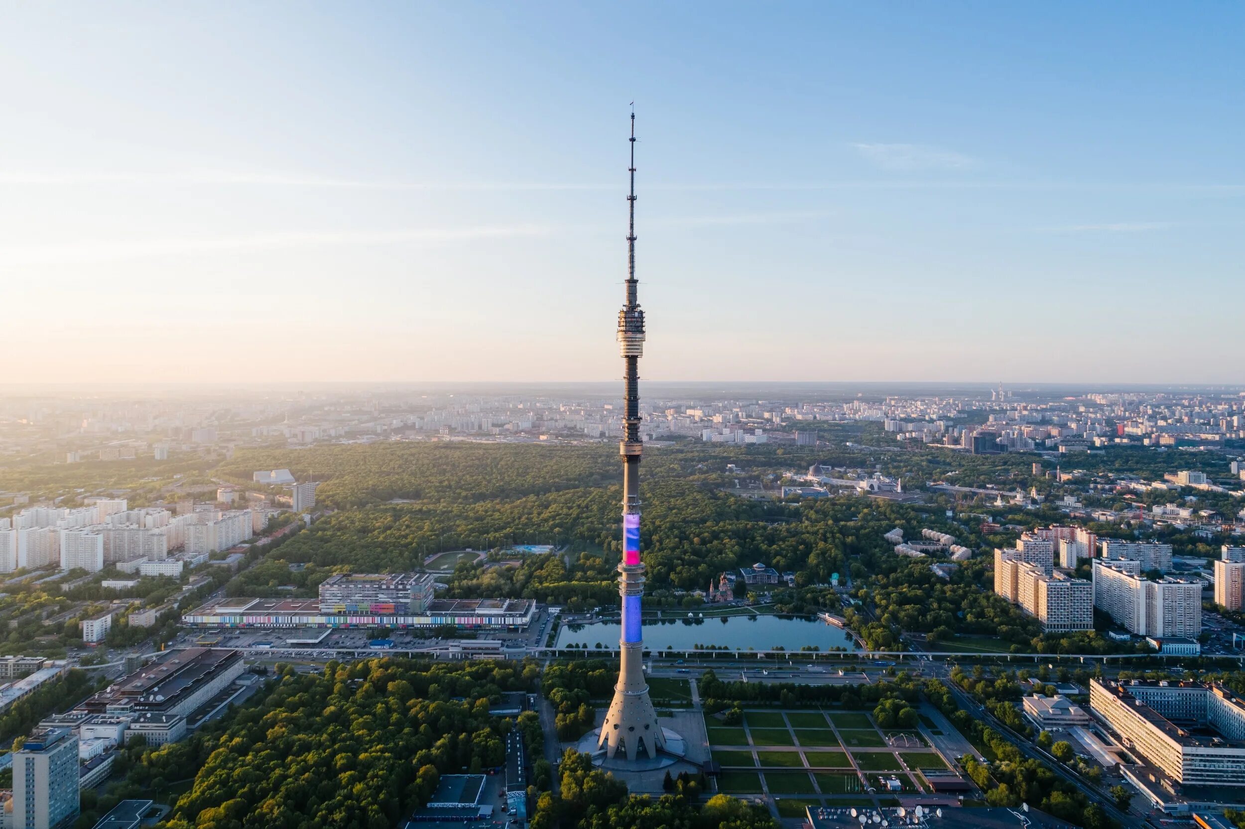 Эфир останкино. Телебашня Останкино. Москва телевышка Останкино. Останкинская башня в Москве. РТРС Останкинская телебашня.