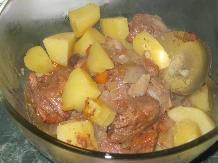 Тушеная картошка в аэрогриле. Чипсы в аэрогриле из картошки. Картошка в аэрогриле. Жидкая картошка с мясом. Картошка жареная в аэрогриле.