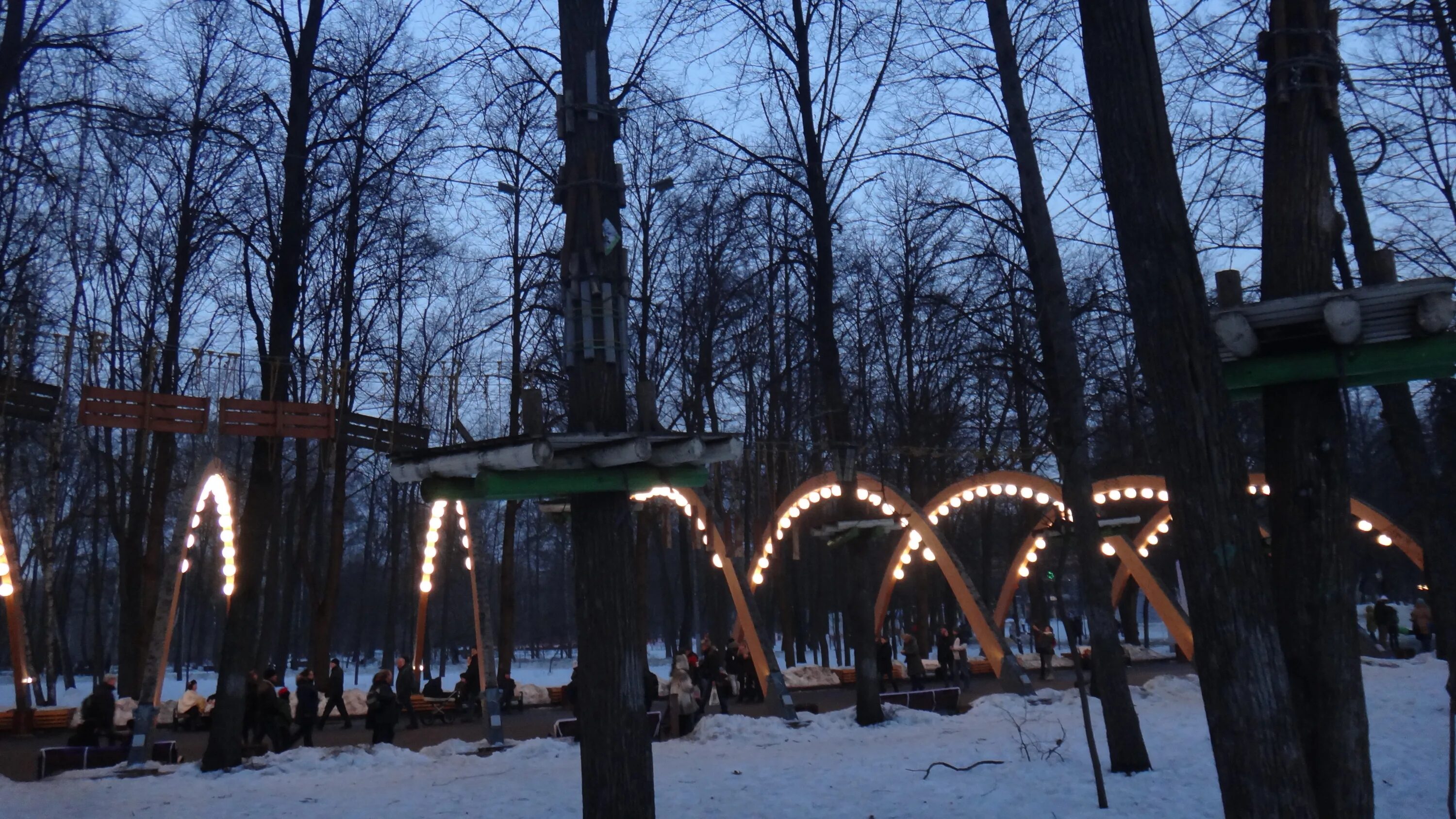 Stone sokolniki. Сокольники. Парк Сокольники дровами. Сокольники вечером. Парк Сокольники размер.