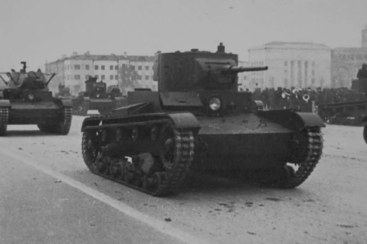Бм 13 катюша на параде победы 1945. 41 год техника. Бронеавтомобиль ба-10м 1941. Бм 13 и бм 31. 41 год техника.