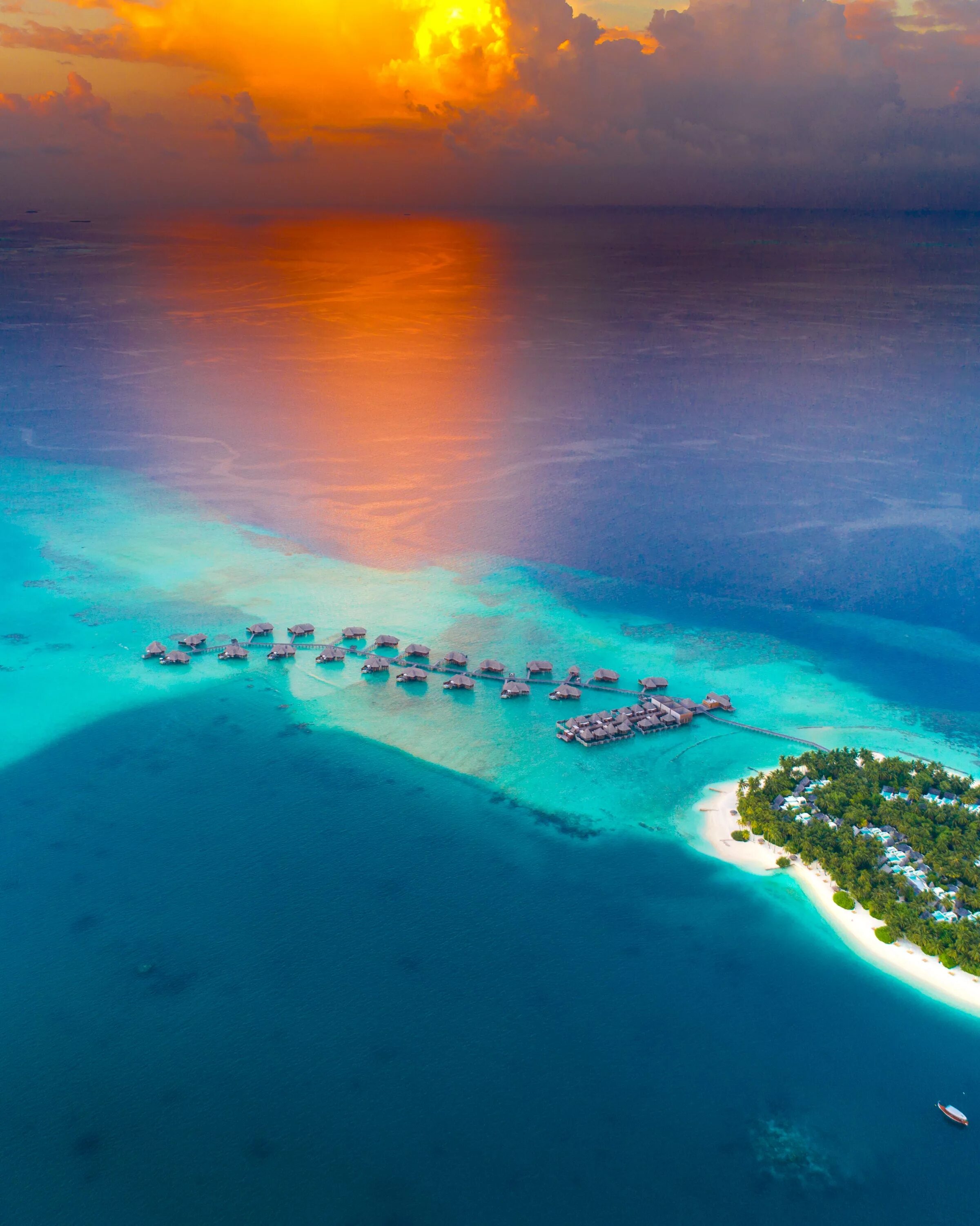 Остров обои айфон. Ган Мальдивы. Мальдивы Хитхадху. Расду Мальдивы. Мальдивы природа.