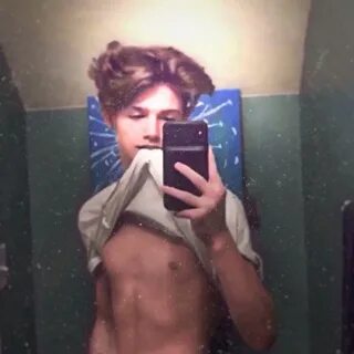 Слитые фотки янчика