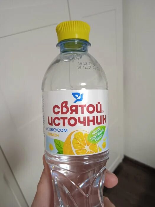 лимонная вода святой источник. лимонная вода святой источник. вода святой источник лимон пэт 1,5 л. 5 л. вода святой источник 0.