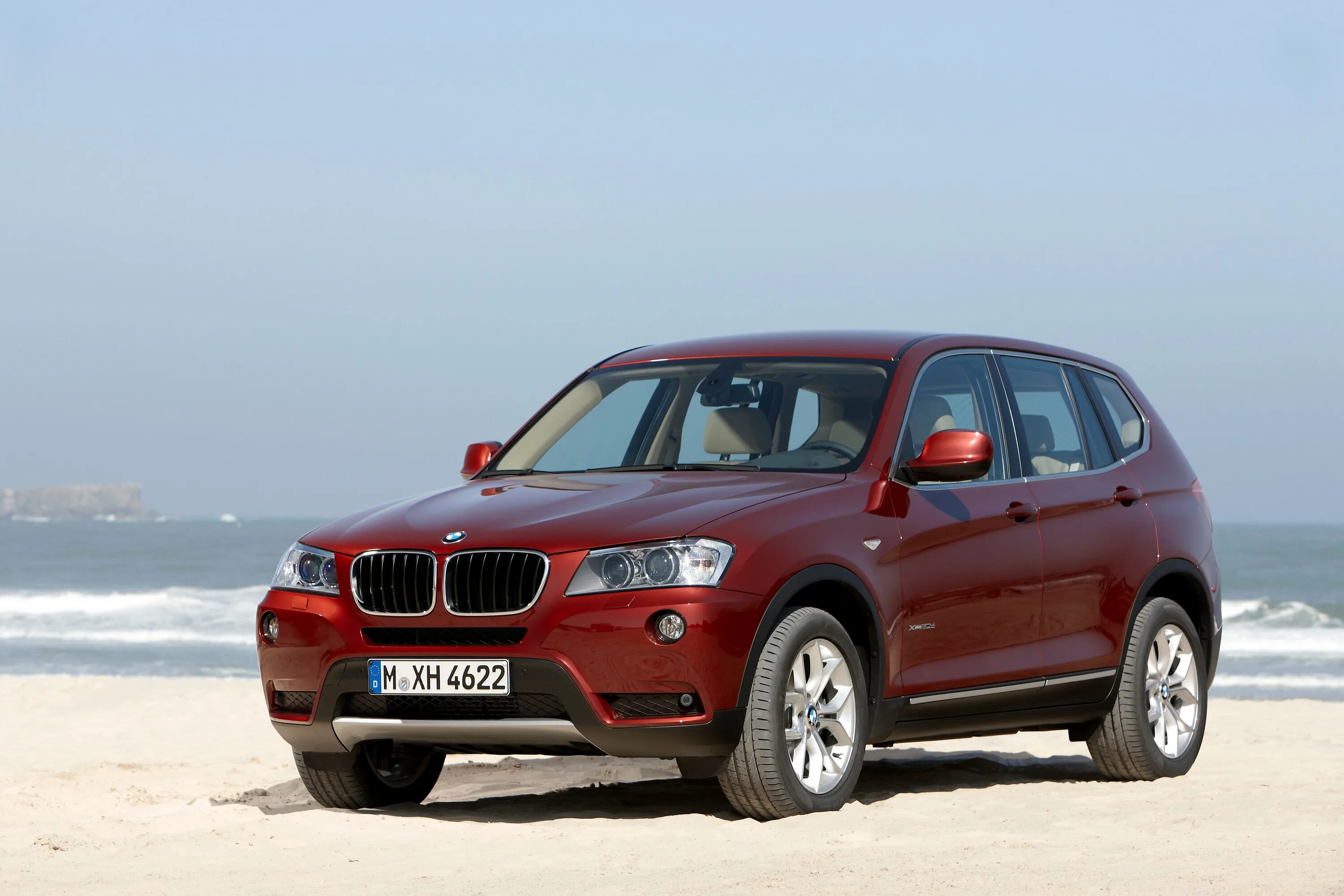 Отзывы бмв х3 бензин. BMW x3 f25. BMW x3 2011. BMW x3 xdrive20d. БМВ х3 красная.