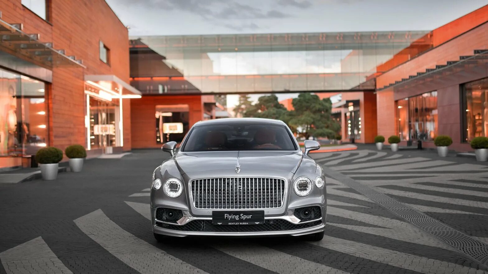 Bentley Flying Spur. Bentley Continental Flying Spur 2021. Bentley Flying Spur 1 поколение. Бентли Флаинг Спур 2021 салон.