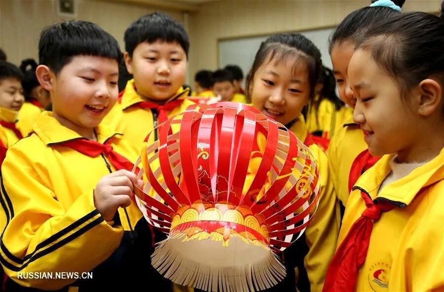 День образования кнр праздник. Сколько неделя в китае. Кнр золотая неделя. Продолжительность рабочей недели в россии. Китайская масленица.