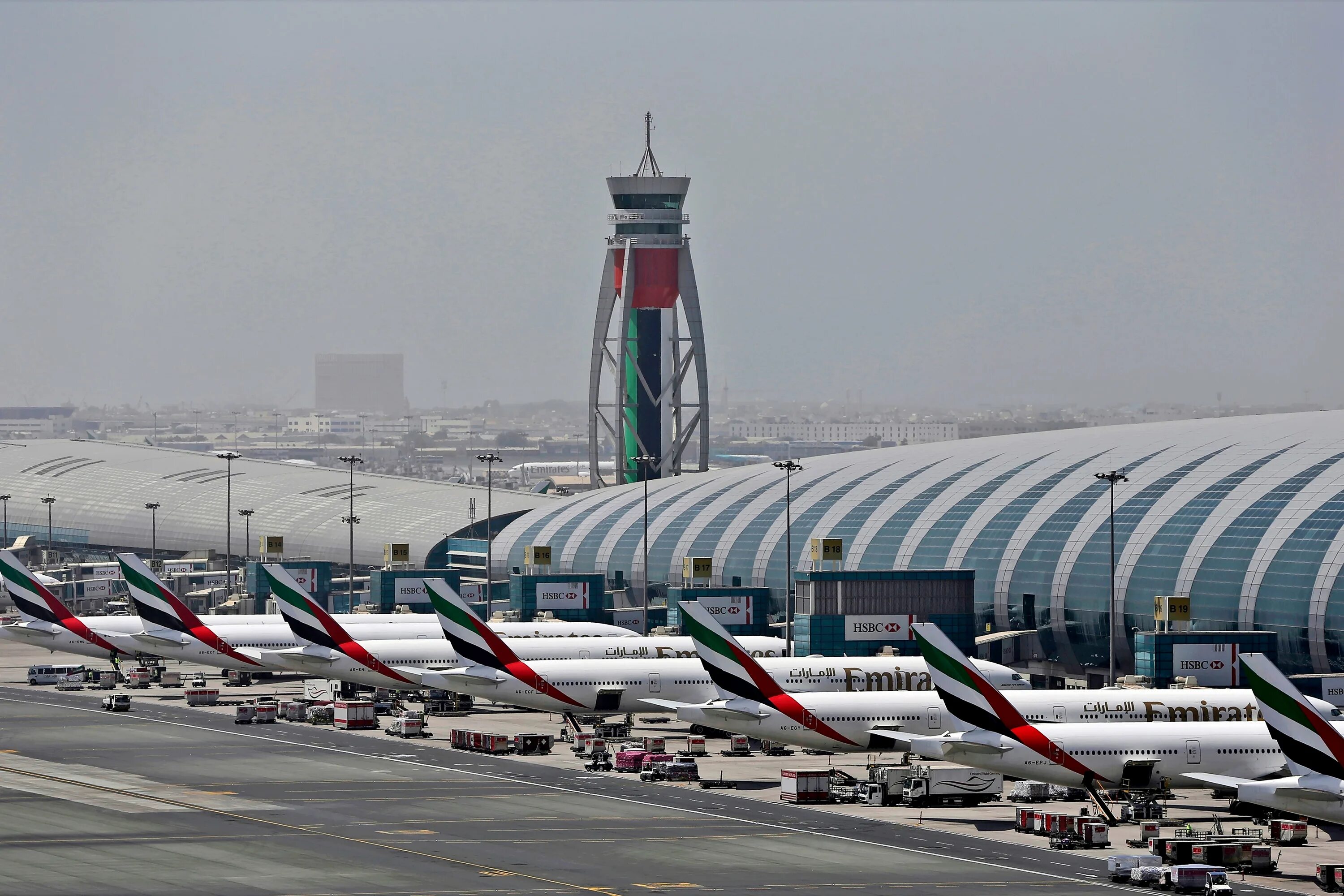 Дубайский аэропорт. Аэропорт Дубай DXB. Аэропорт DWC Дубай. Дубайский Международный аэропорт (DXB), ОАЭ. Дубай интернационал аэропорт.