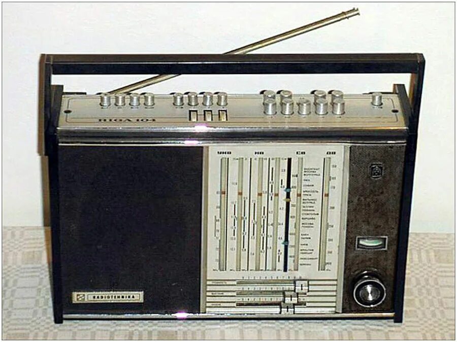 Рига-104 радиоприёмник. Рига 105 радиоприемник. Транзисторный приемник Рига 104. Рига-104 радиоприёмник схема. З 104