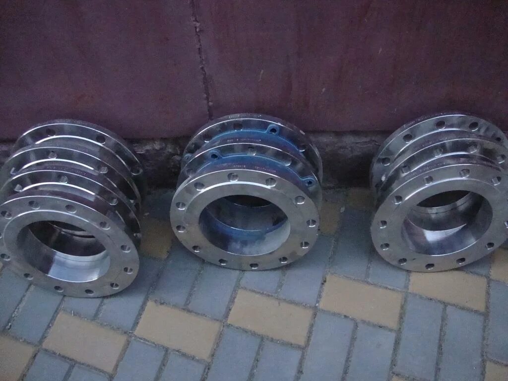 Фланцы ду250 ру16. Болты на фланце ду250 ру16. Фланец ду 300. Фланец ду 325. Фланец 250 12 отверстий.
