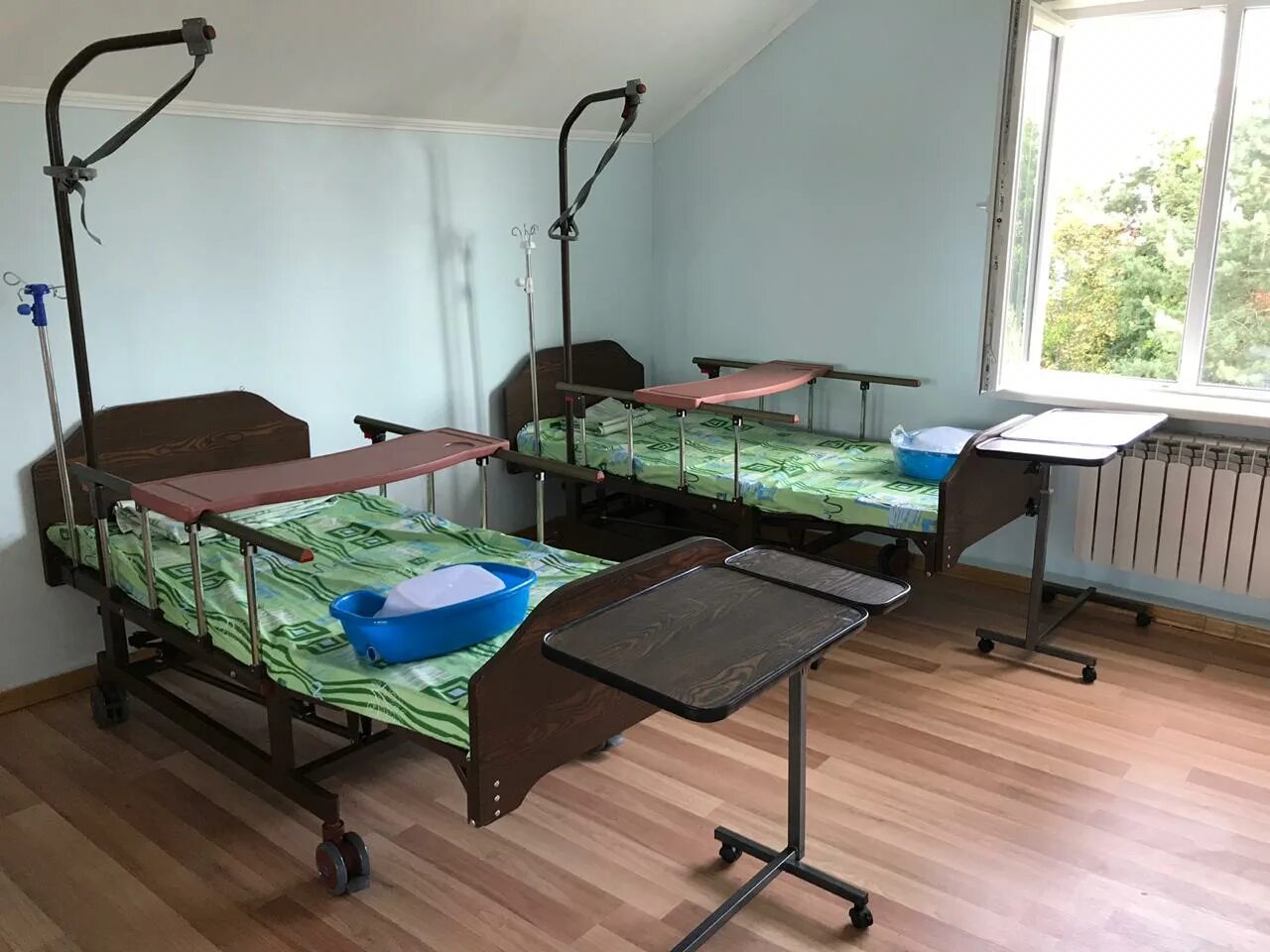 Пансионат для лежачих после инсульта nursing home. Дом престарелых SM-Pension. Пансионат для престарелых в Подмосковье. Пансионат для инвалидов. Пансион для лежачих больных.