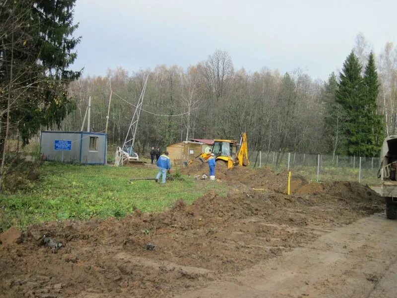 Контакты поселок. Газопровод Поляна КСПХГ. Лесные Поляны газопровод детская площадка. Дарна 2. Газопровод поселок дом 10.