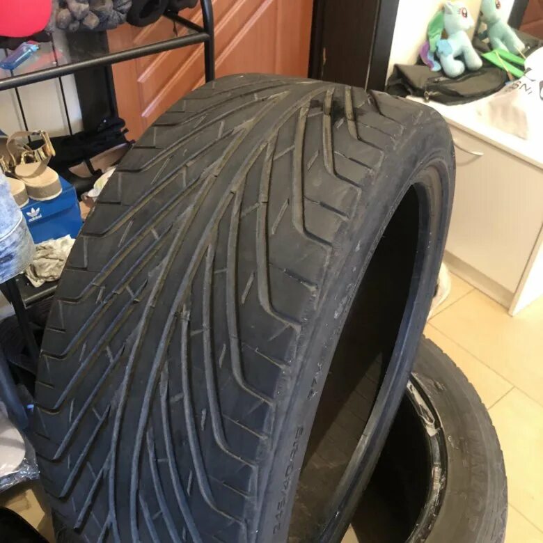 Triangle 245 50 r18. Триангл 245/40/18. 285 40 r18 triangle. 245/40 r18 триангл вес.