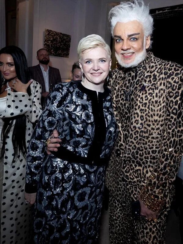 киркоров жара 2023. киркоров сейчас 2023. киркоров 2023 лет. киркоров в перьях 2023. фил киркоров 2023.