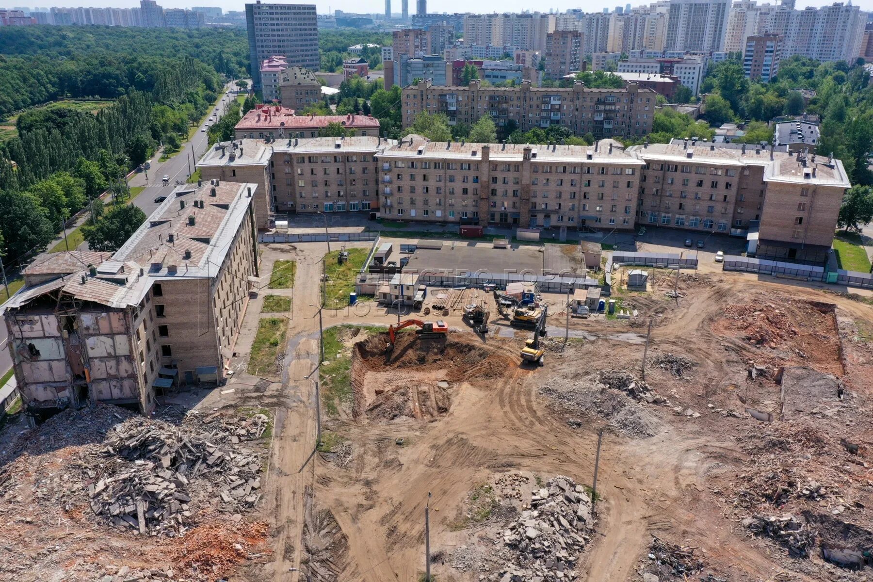 Когда снесли гостиницу москва. Гостиница останкино в москве снесли. ул ботаническая, д 41, корп 7. новостройка на месте гостиницы останкино. гостиница останкино в москве сносят фото.
