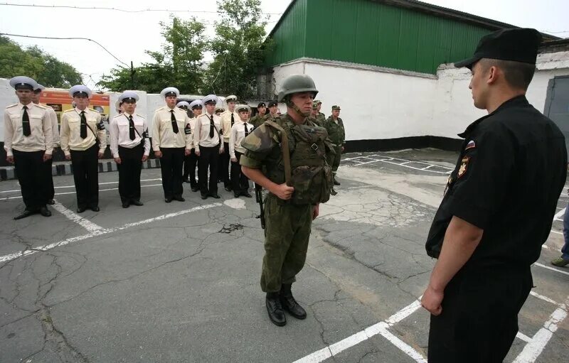 Контр адмирал коваленко гаджиево. Комендатура североморск. Комендатура североморск. Комендатура г. Военная комендатура североморск.
