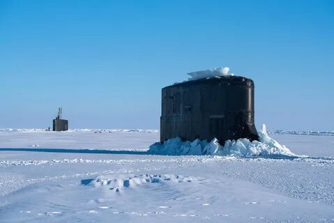 Подводная лодка на полюсе